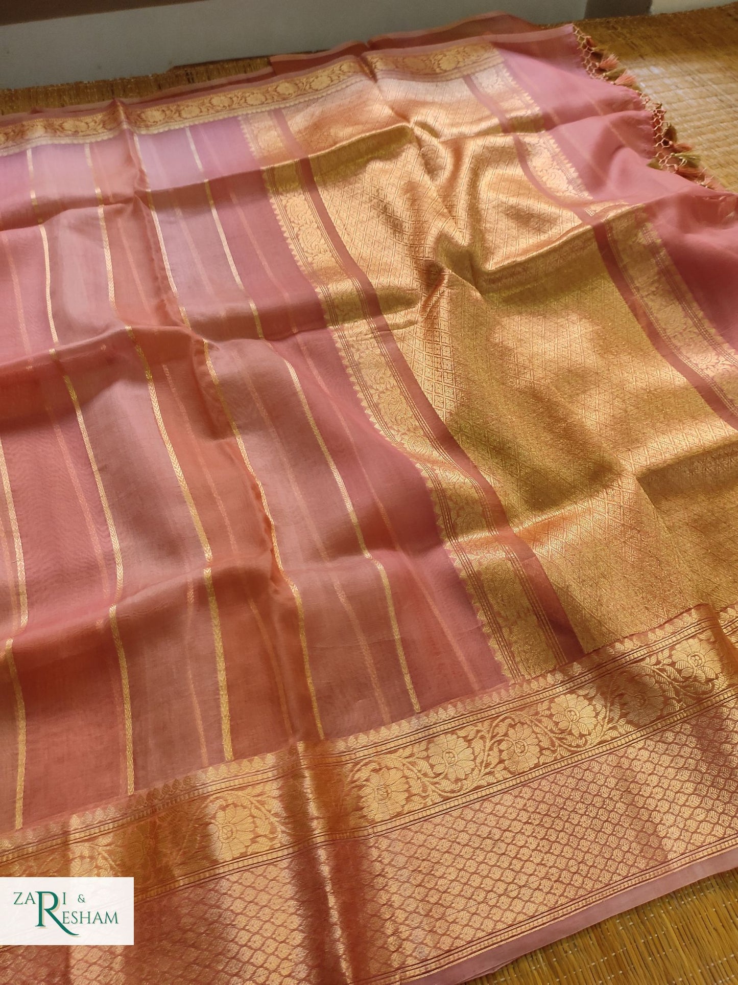 Pure Kora Handloom Silk Saree in Rangkat Dye - Copper