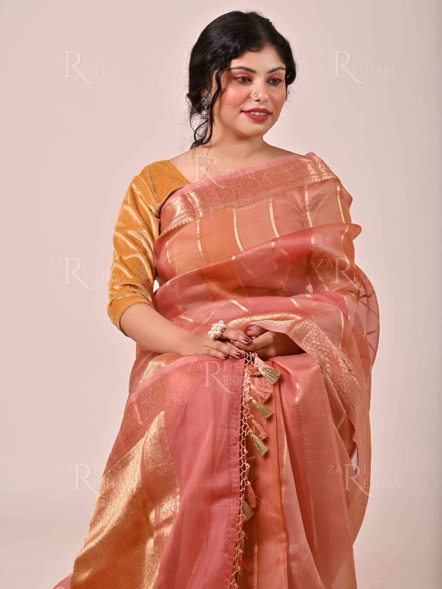 Pure Kora Handloom Silk Saree in Rangkat Dye - Copper