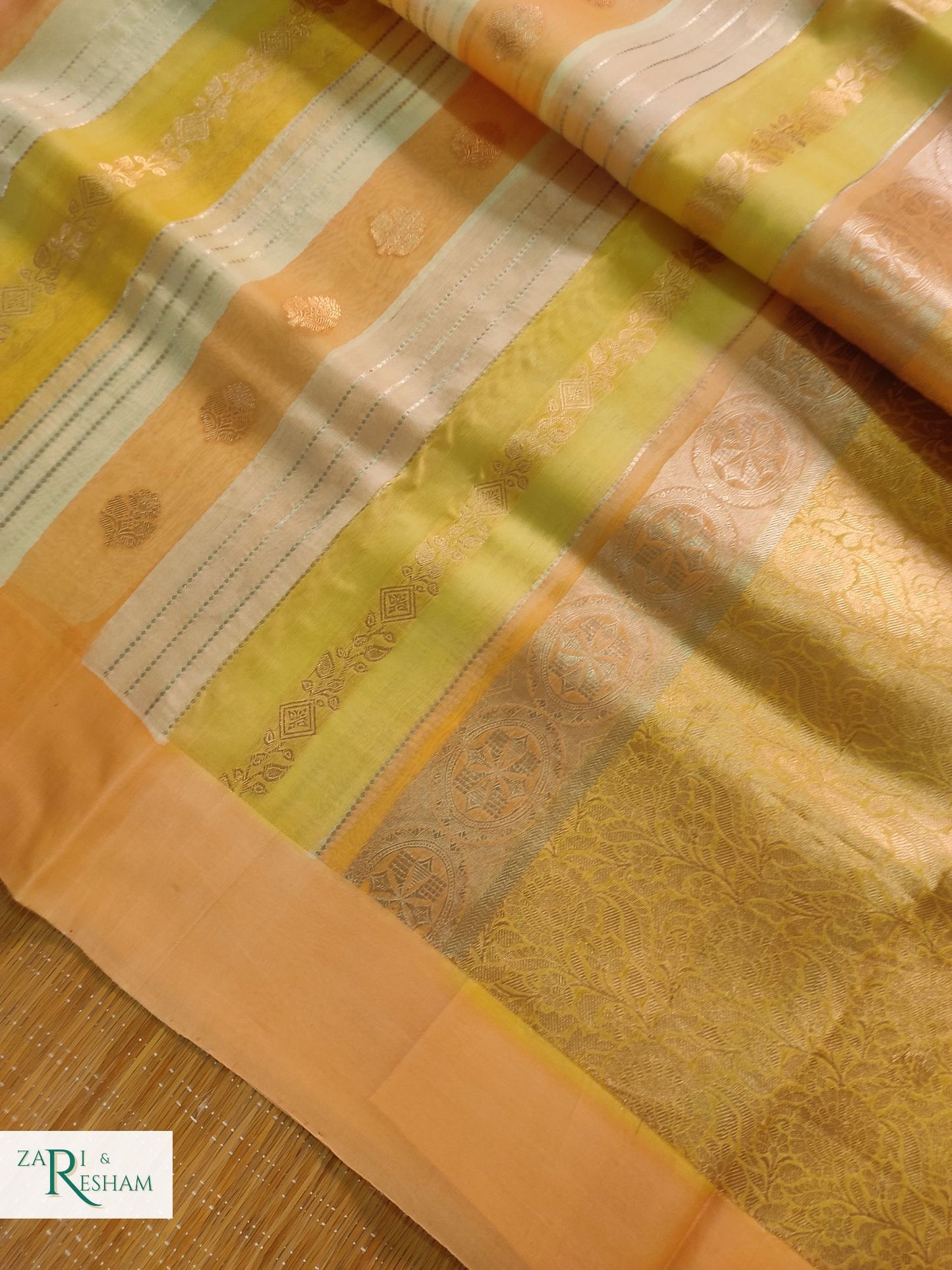 Pure Kora Handloom Kadhuwa Silk Saree with Satin Silk Border in Rangkat Dye - Peach